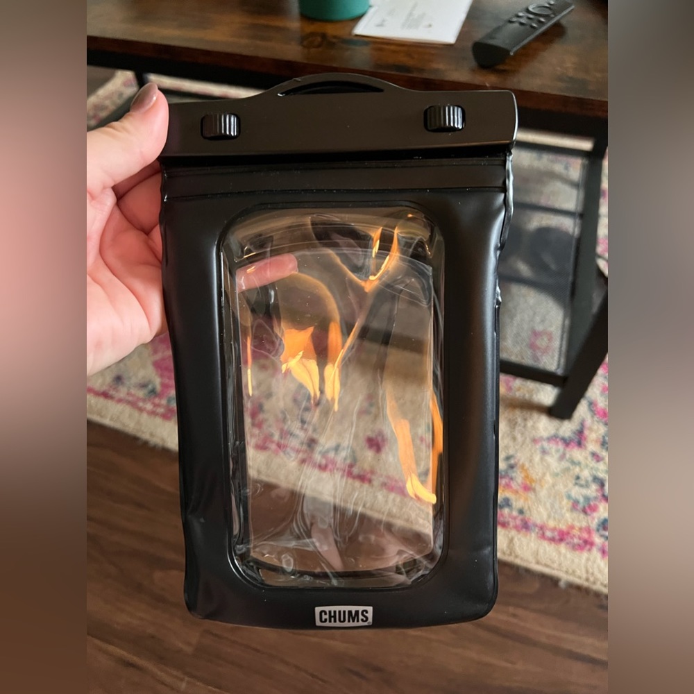 Floating phone protector case